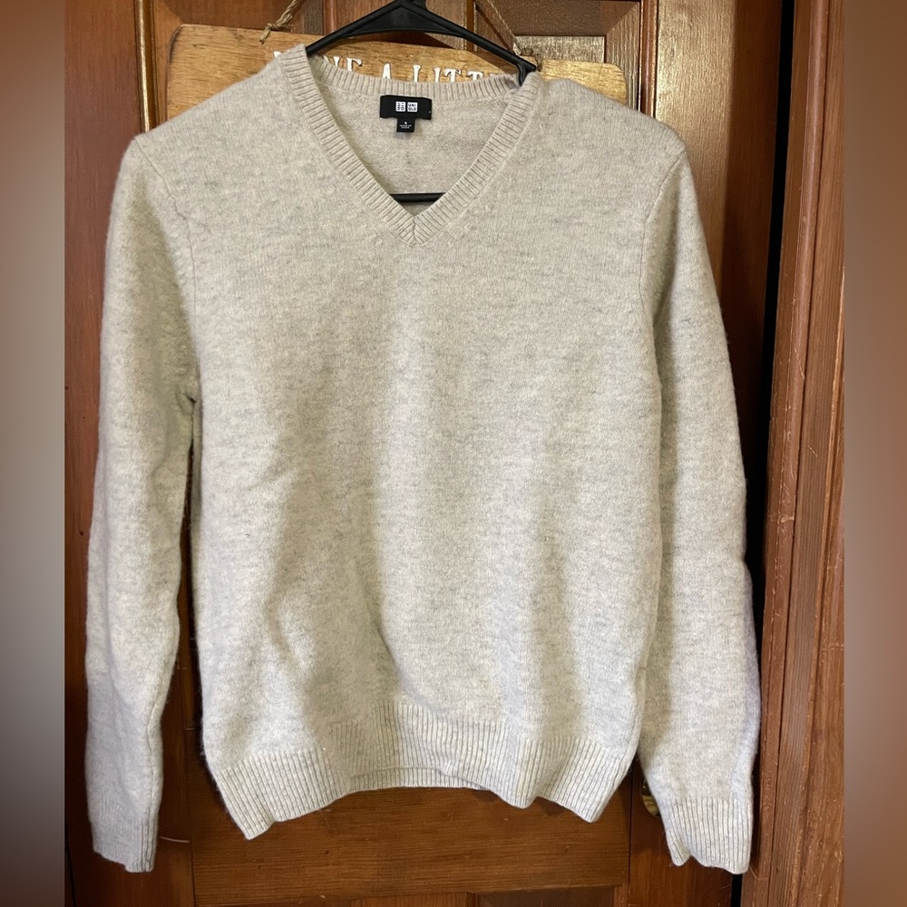 Uniqlo wool sweater